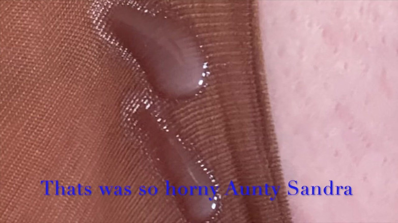 Aunty Sandra vintage girdle queen: Dì Sandra đeo mọt sách Rago