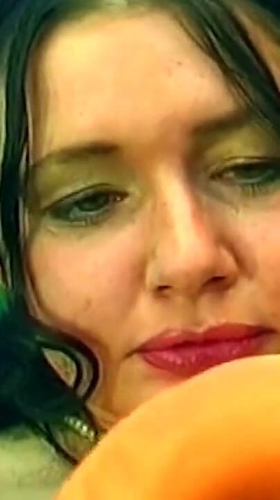 XXXEROTICONLY: สาวสีผมบรูเน็ตผู้ใหญ่แหกตูดกว้างด้วยการเล่นตูดน้ําแตก