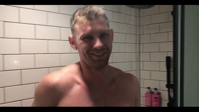Trenton Ducati: Beobachten Sie den schönen Jacob peterson in der Dusche, bevor...