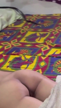 Linda novia quería chupar una gran polla