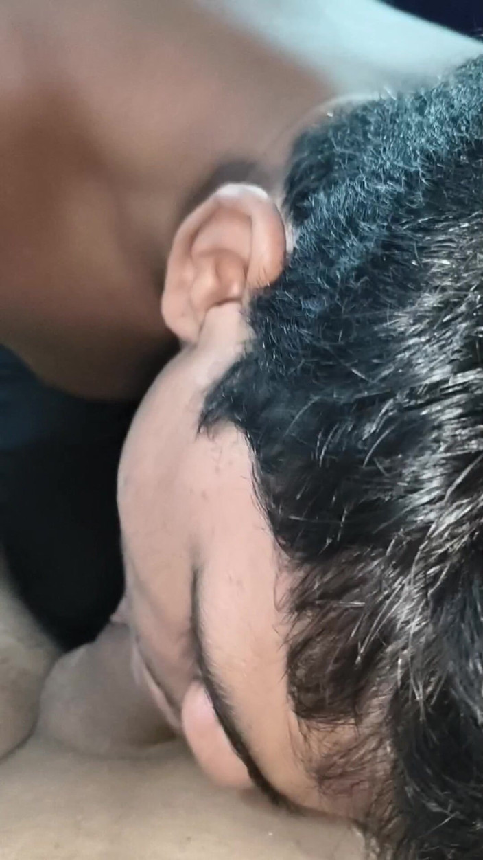 Sa123bh: Aku nyepong kontol keras sahabatku