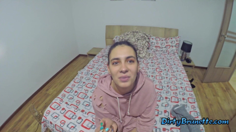 Dirty Brunette: Una sexy mora dietro le quinte