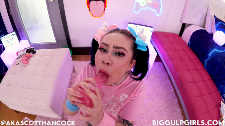 Top Web Models: Lenna lux süße 19 jahre mit zöpfen, großem schwanz, pOV-blowjob und...