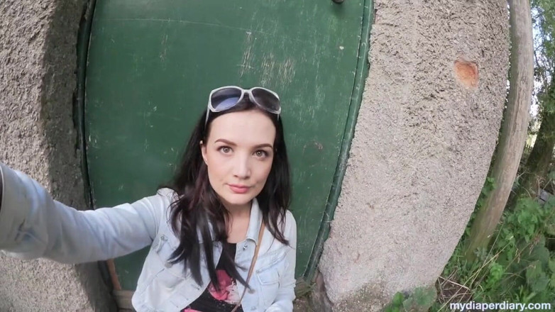 Faye Taylor: Outdoor Wetting
