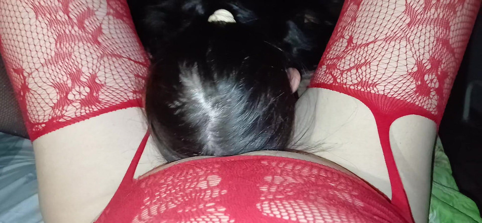 Lesbian-candys: Jiran si rambut coklat kurus kita Mengambil Giliran Melakukan Cunnilingus...