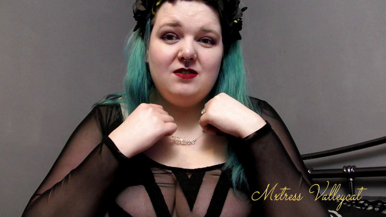 Mxtress Valleycat: Готична гаряча дружина