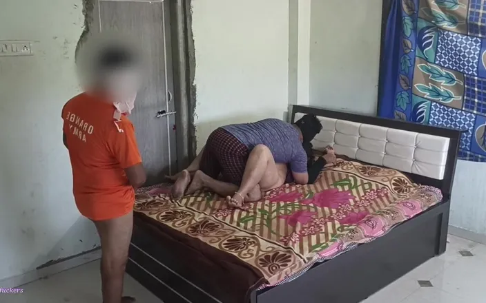 Telugu-fuckers: Telugu Divorce MILF Takes Two Dicks at Once