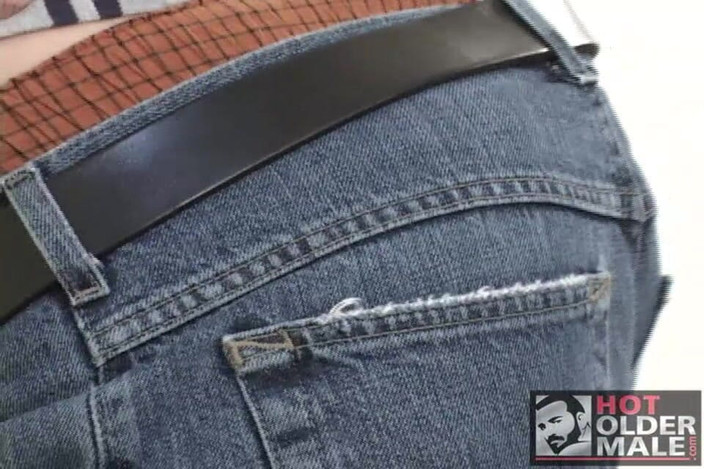 Pantheon men: Daddy Hunt 4 tuan tangga