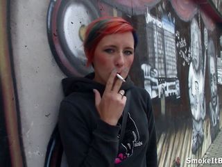 Smoke it bitch: Kim - fumaça de rua