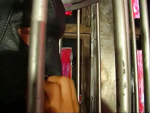 Project Femdom: Slav med huva lurad av sin heta älskarinna