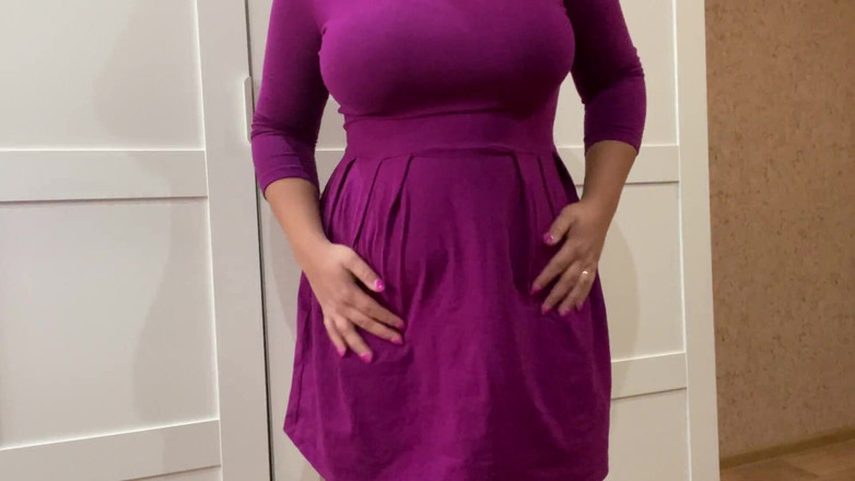 Lux Eva: パンティーなしでパンティーストッキングがどう見えるか、観客に見せます