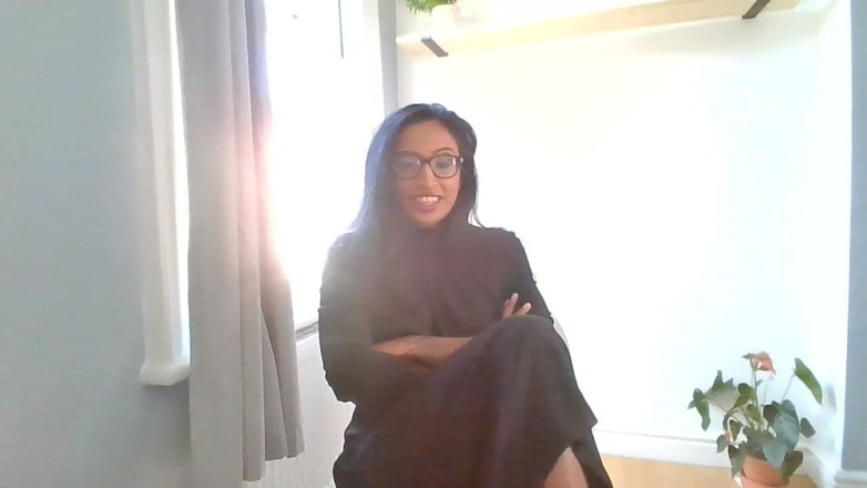 BabeXX69XX Asian MILF: Pengacara yang lagi terjebak dicrot di dalam