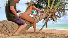 Screwdriverzz: 熟女戏弄一个陌生人并被鸡巴插菊花