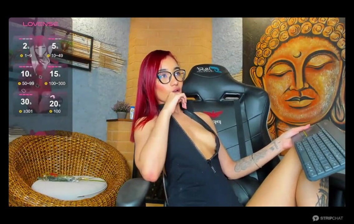 Lia Wood: Latina Mit Sexy Körper-cup Verführt Und Will Von Jedem Vor...