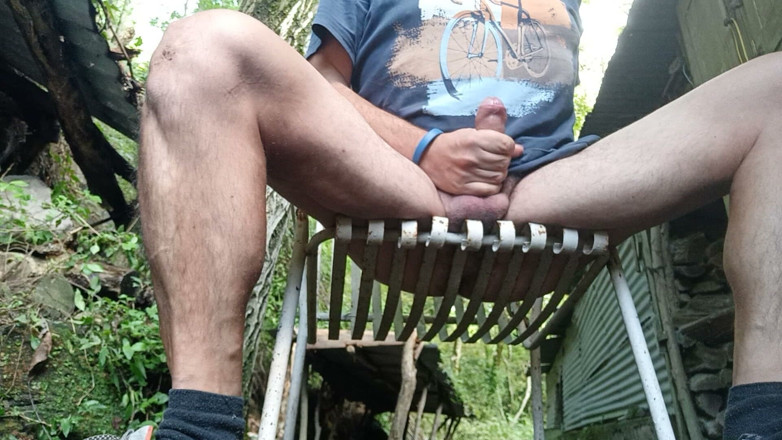 Kinky Guy: Venkovní čůrání, někdo si to může užít