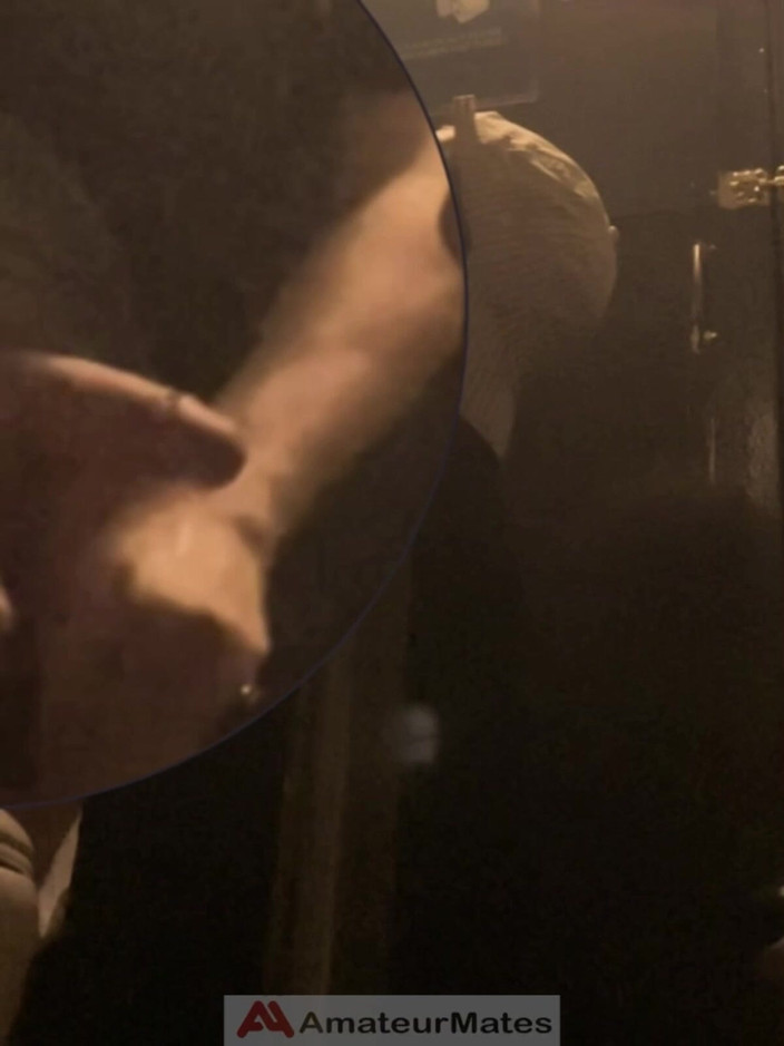 AmateurMates: Jules era in un club e ha detto a questo...