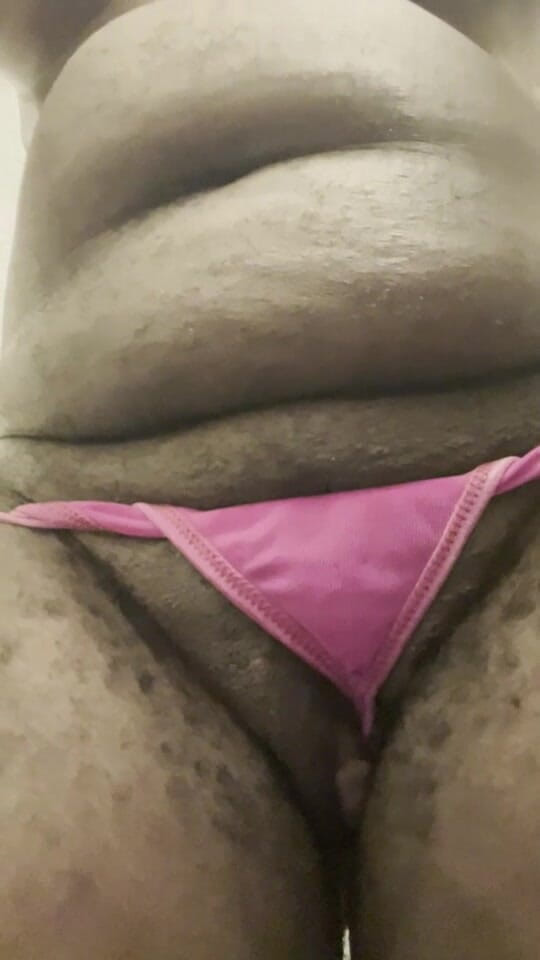Ebony clit: Courbe d’ébène
