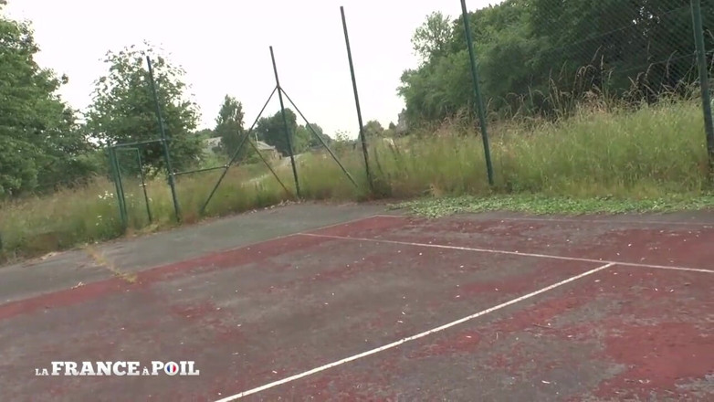 Rue Chaude: Young flasher gets threesome screwed on a tennis court