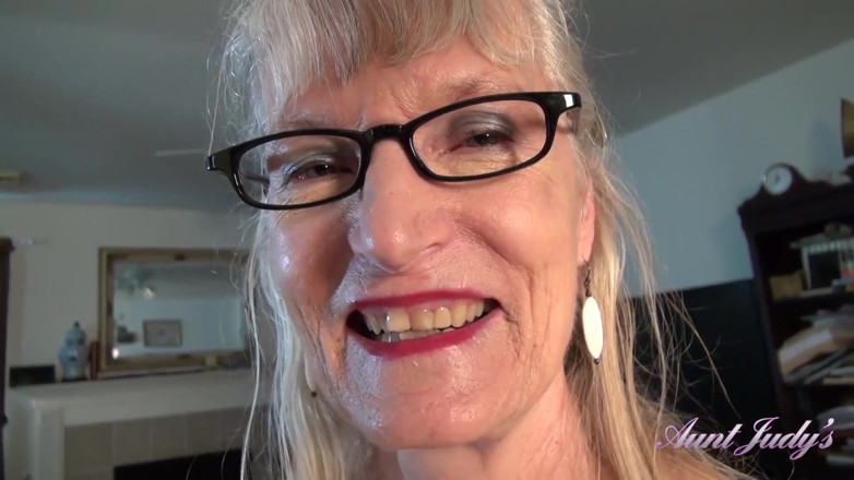 Aunt Judy's: AuntJudys - คุณยาย GILF ไดแอนชาวเท็กซัสวัย 69 ปี นักสมัครเล่น เป็นเลขาส่วนตัวให้คุณ