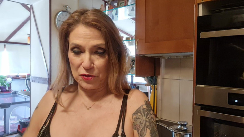 Melissa Johnson: Melissa Johnson în latex, copt