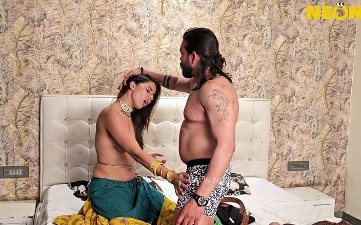 Indian Savita Bhabhi: Incitant Jija și Sali sex în cameră Desi Sali