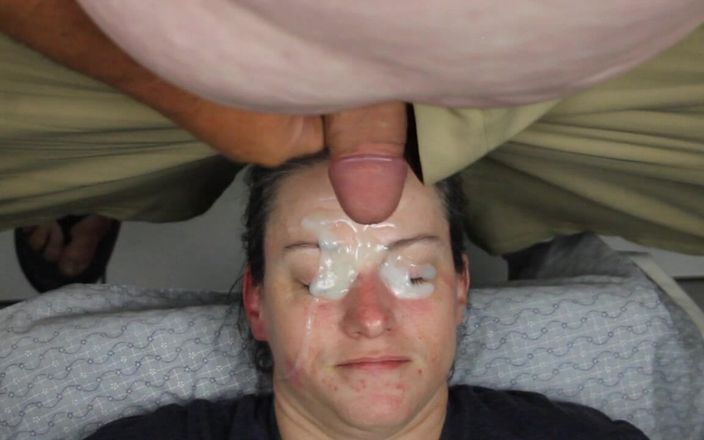 Dirty Dees: Compilation d’éjacs énormes et de grosses éjacs sur le visage, éjaculation faciale
