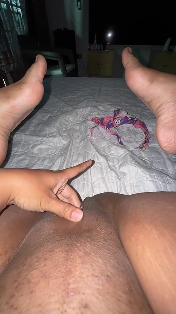 EMY_AND_JONH: Beau-père, je suis une fille très coquine ; Je veux que...