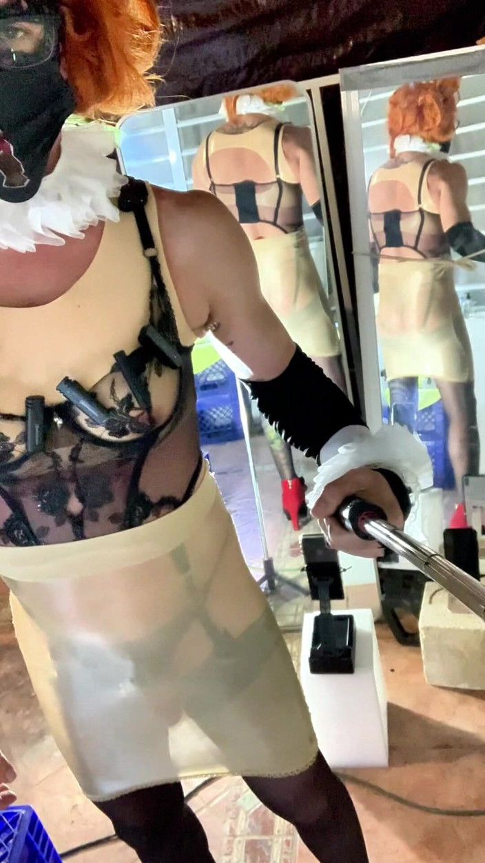 Benito414: Sexy Transgender Zlatý korzet spodní prádlo venku