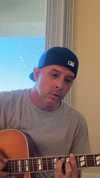 Duke Silver Sings Dreams. Aku ingin lebih, mustahil untuk mengabaikan mustahil untuk diabaikan dan mereka akan menjadi kenyataan tidak mungkin untuk tidak dilakukan