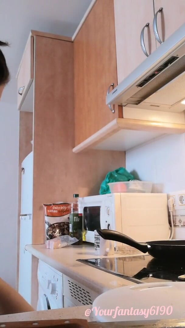 Your fantasy studio: Cooking naked
