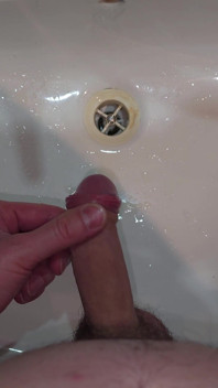 Pissing to the Bathroom Sink - POV