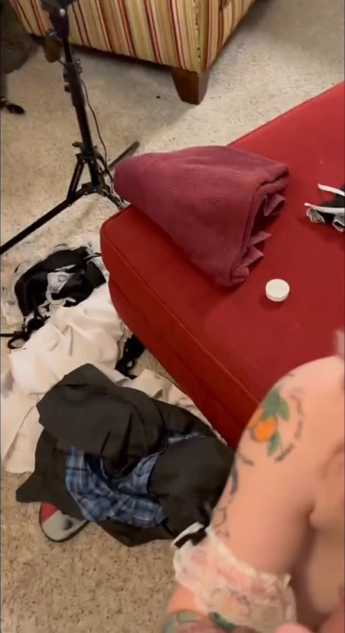 Darrenblazeent: Edepsiz hizmetçiler seksi dörtlü sekste büyük zenci temizliyor