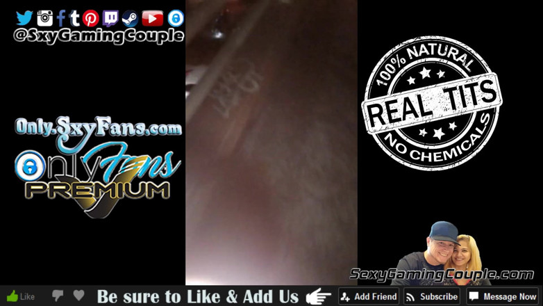 SexyGamingCouple: Une femme enceinte exhibe et fait pipi