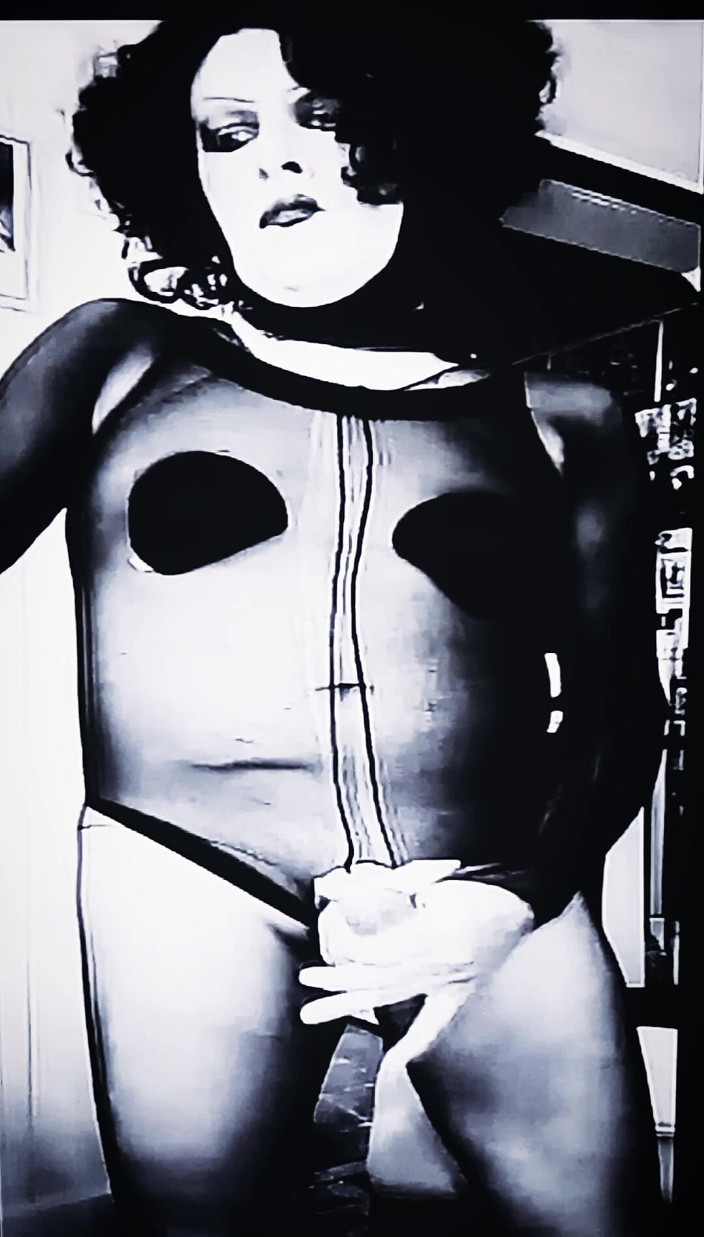 Bizzarra studios: Retro TV Kink