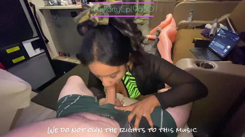 FrkyPartyCpl9880: 塞满nadia的肮脏多米尼加洞