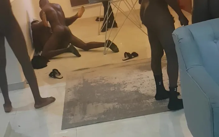 Funfor10k straight videos only: The Making of Sitting Room Orgy Bts