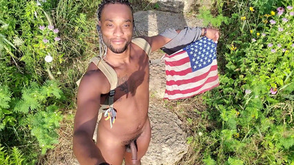 Kennie Jai: Kenniejai đi bộ khỏa thân bên ngoài và bị bắt gặp