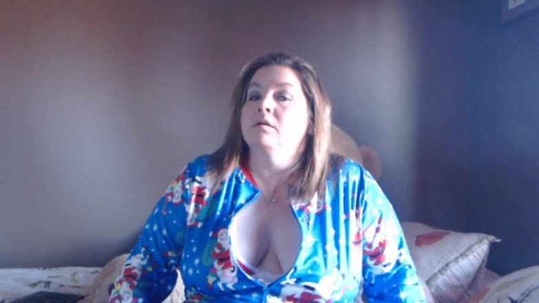 SexyNEBBW: Сексуальная толстушка перед рождественской камерой