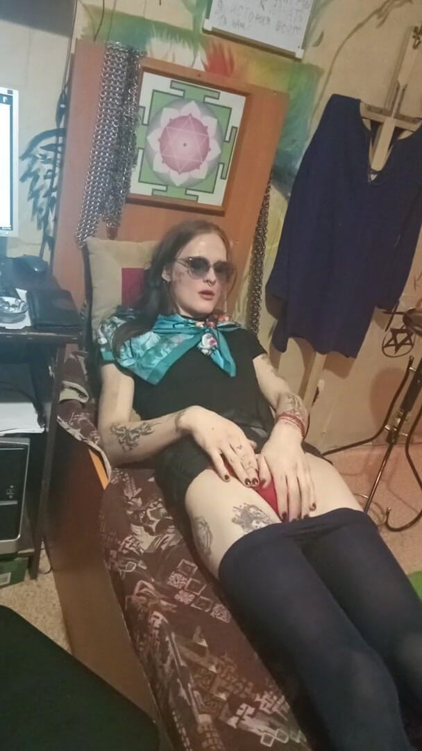 Rainbowdracat: Sweet shemale jerking