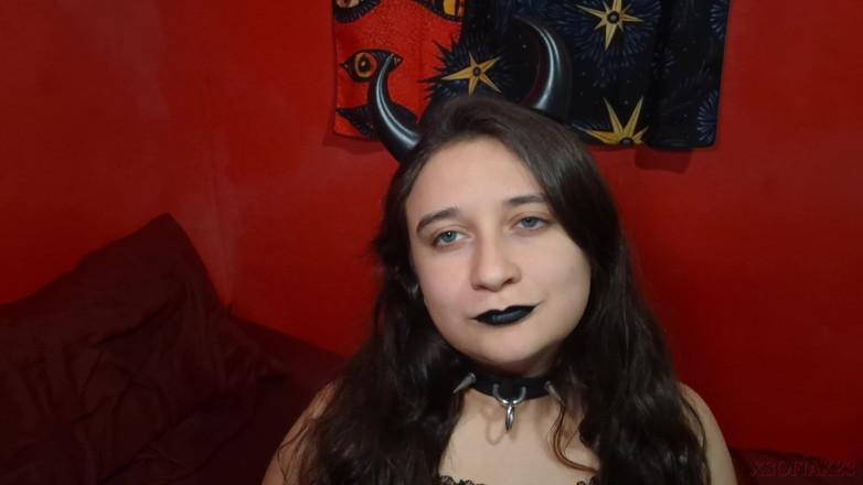 Sofia Nightshade: Maquillaje con lápiz labial negro