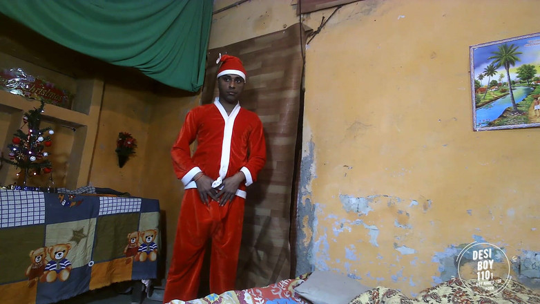 Desiboy110Ankit: 饥渴的圣诞老人想要享受一些乐趣的印度男孩