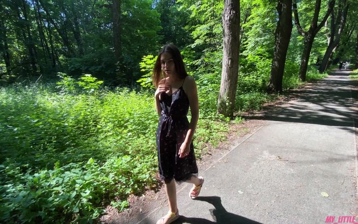 My Little Betsy: 緑豊かな森の中を歩くと、彼女の顔と髪にカミングが終わりました