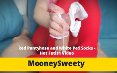 MooneySweety: 赤いパンストと白いPEDソックス - ホットフェチビデオ