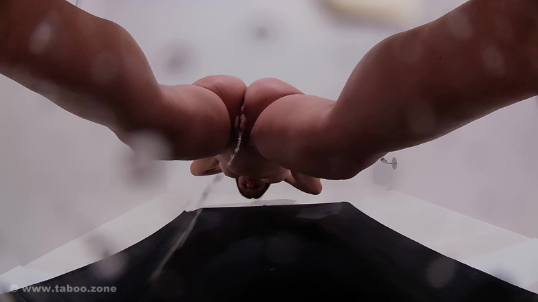 PeeFetish: Piscio sulla tua faccia pov