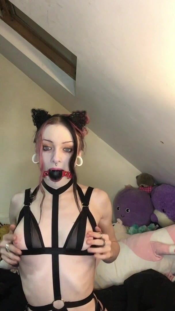 Rokkyhorrorx: Nadržená kočička s roubíkem se snažila být tichá