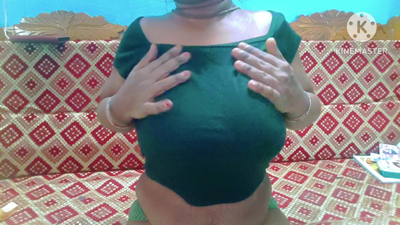 Sweethoneybgl: Girlfriend Showing Her Assets on Video Call for Her Bestie -...