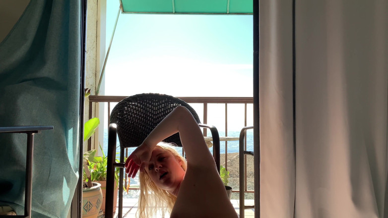 Erin Electra: Macecha na dovolené u oceánu šuká nevlastního syna