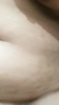 아침에 자위하는 빨간 브래지어의 인도 Mallu 메이드