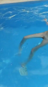 Piscina de verano divertido