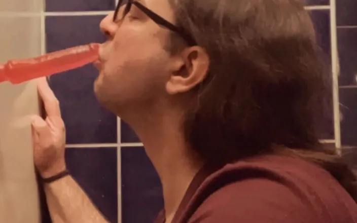 Maja Nikolic: Sucking Dildo